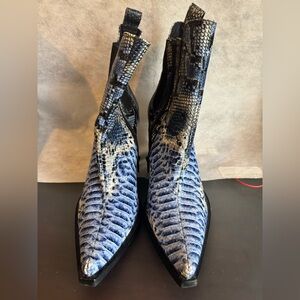 Jeffrey Campbell Blue and black snake Embossed boots Sz 8